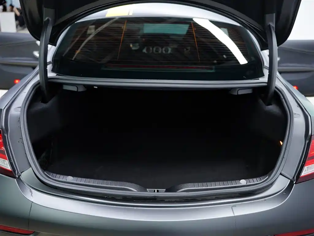 Mercedes-Benz C-Class AMG 2021 — фото 40