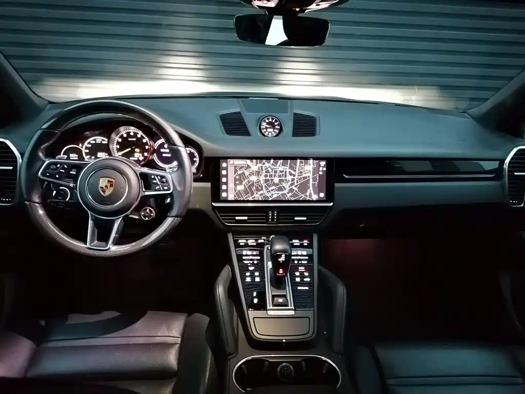 Porsche Cayenne Hybrid 2023 — фото 14