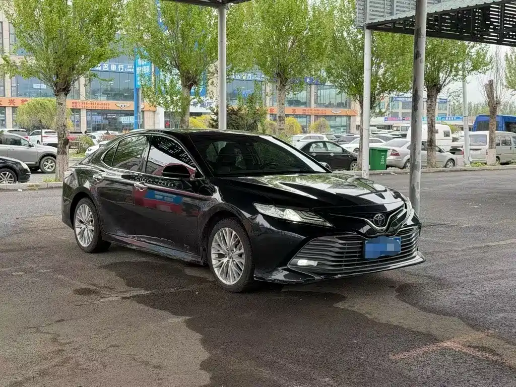 Toyota Camry 2018 — фото 3