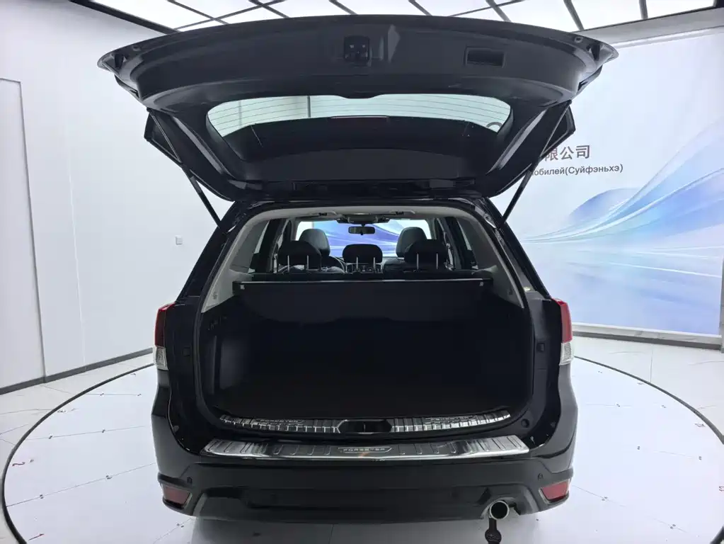 Subaru Forester 2022 — фото 15