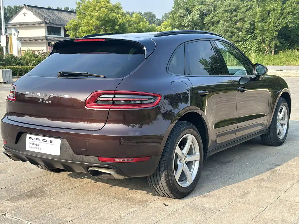 Porsche Macan 2017 — фото 16
