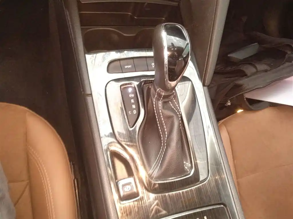 Buick Regal 2018 — фото 10