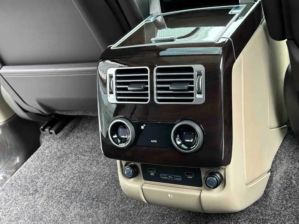 Land Rover Range Rover 2021 — фото 16