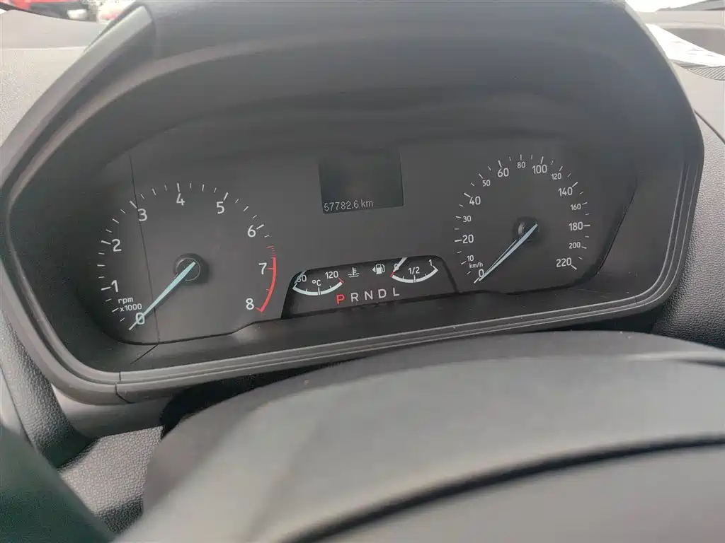 Ford Ecosport 2018 — фото 11