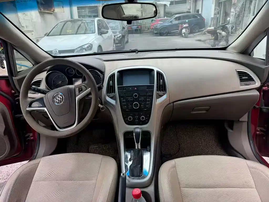 Buick Excelle 2013 — фото 12