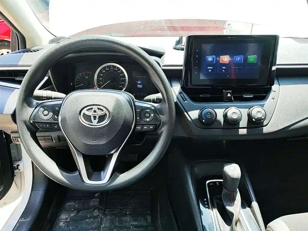 Toyota Corolla 2023 — фото 10