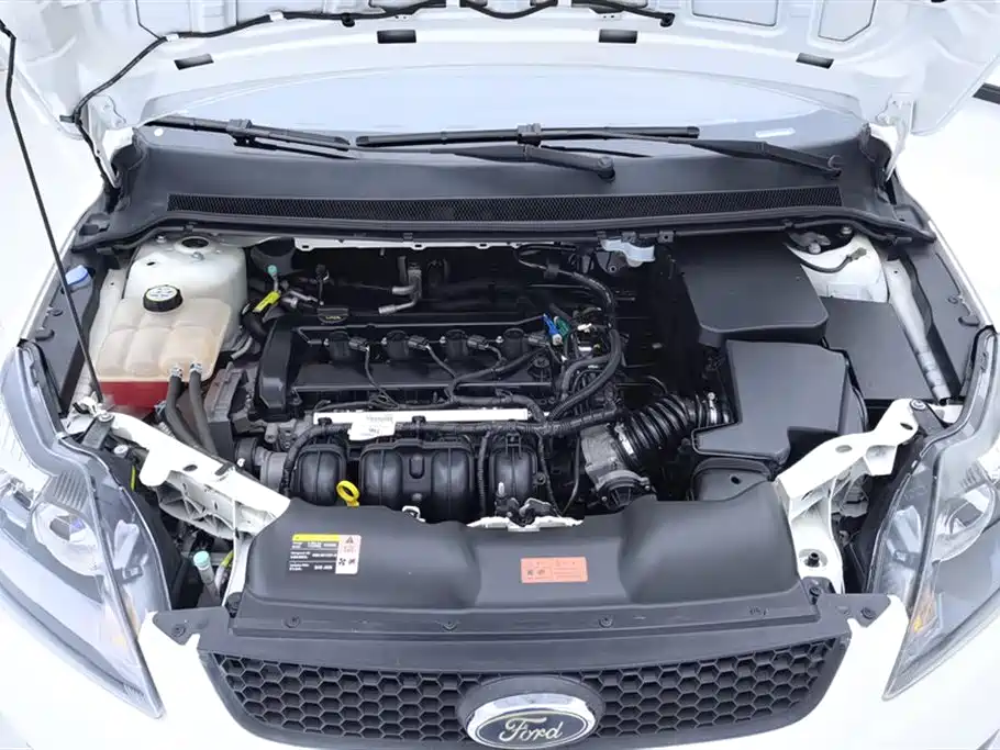 Ford Focus 2015 — фото 10