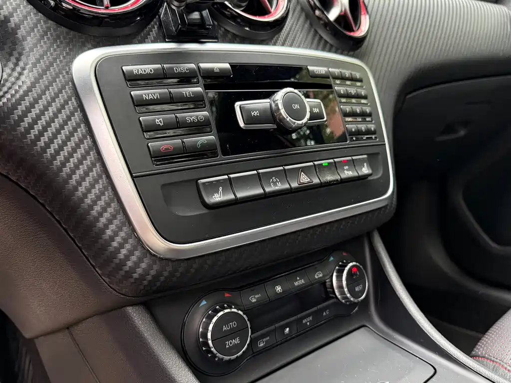 Mercedes-Benz A-Class 2016 — фото 10