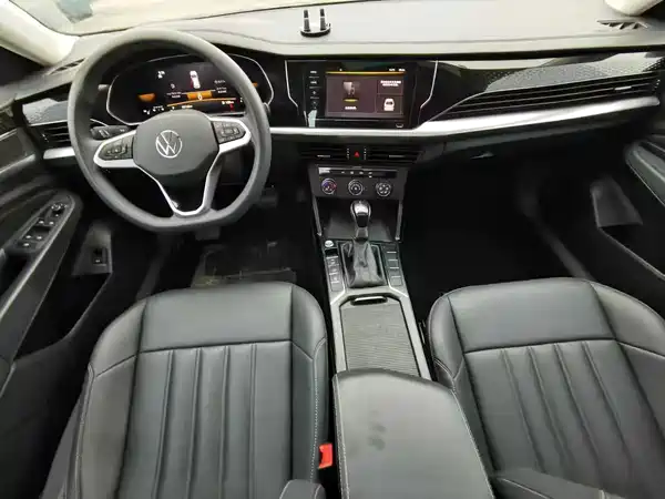 Volkswagen Passat 2023