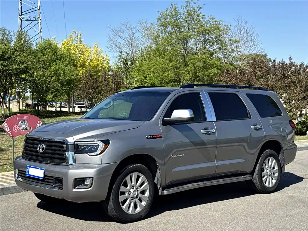 Toyota Sequoia 2013 — фото 3