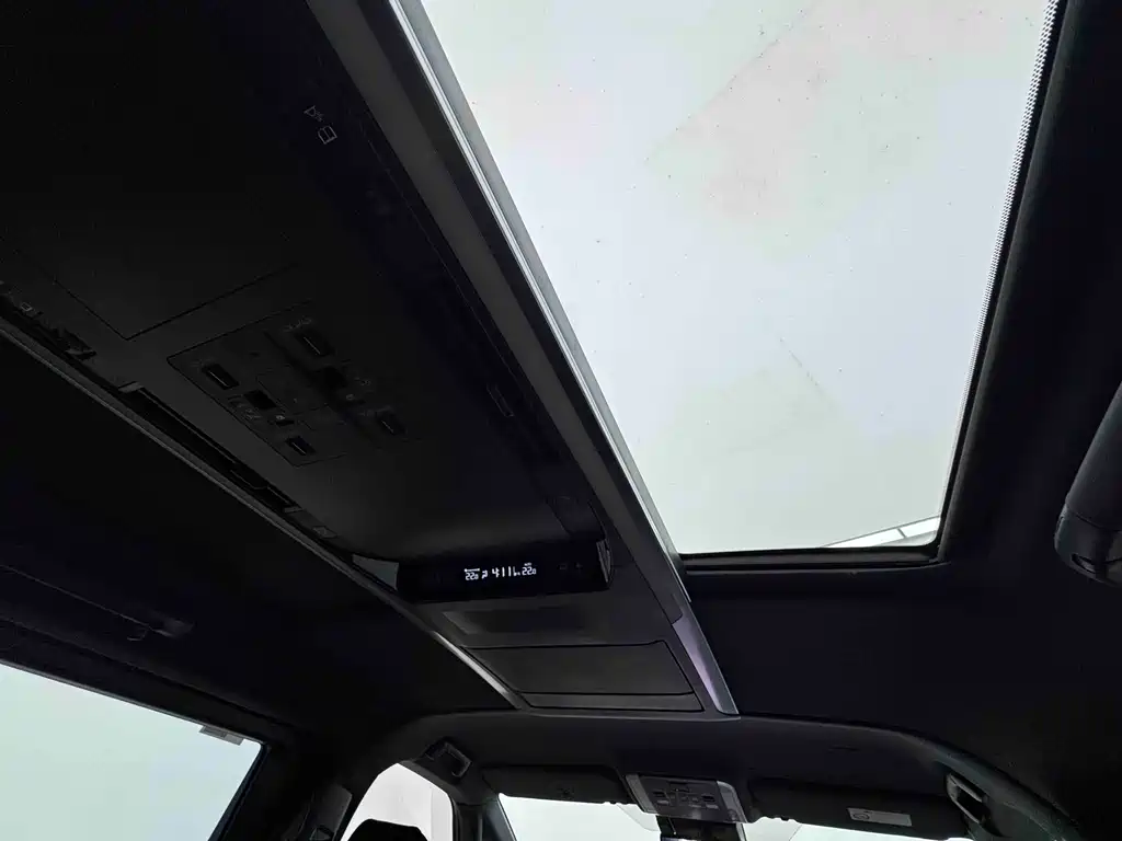 Toyota Vellfire 2025 — фото 26