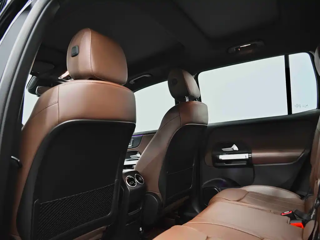 Mercedes-Benz GLB 2023 — фото 30