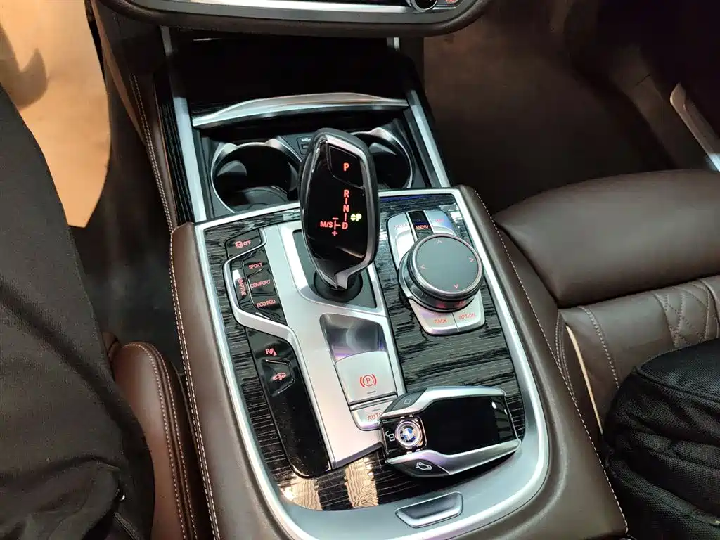 BMW 7 Series 2020 — фото 14