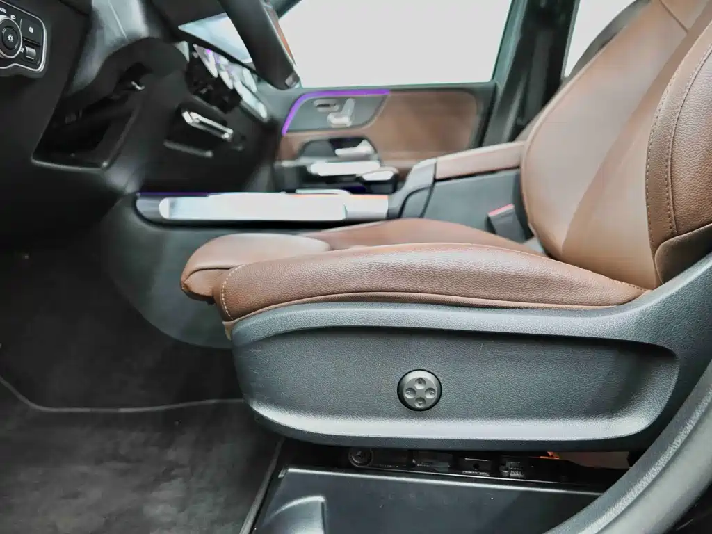 Mercedes-Benz GLB 2023 — фото 27