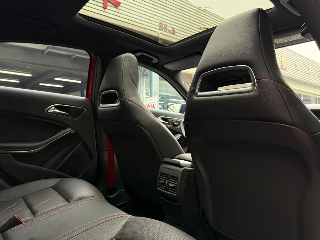 Mercedes-Benz A-Class 2016 — фото 13