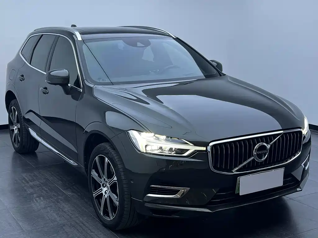 Volvo XC60 Plug-In Hybrid 2020 — фото 3