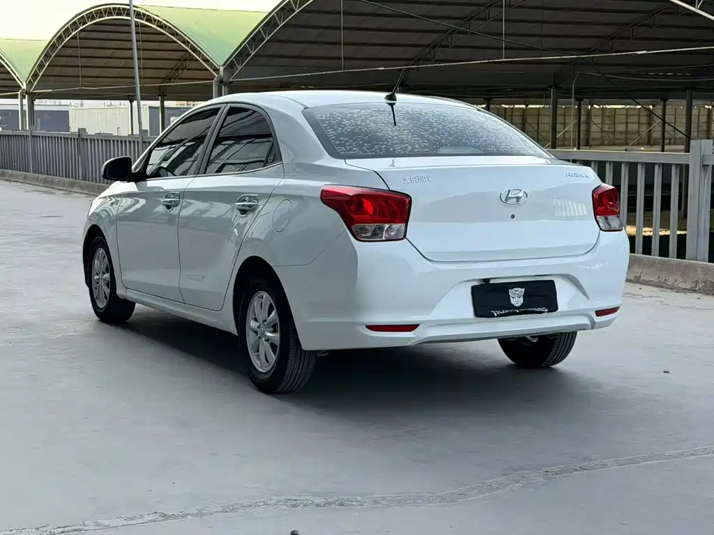 Hyundai Verna 2018 — фото 4