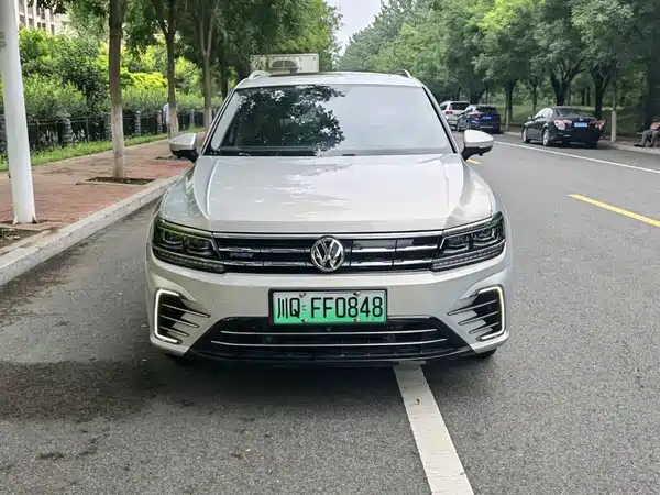 Volkswagen Tiguan L Plug-In Hybrid 2020