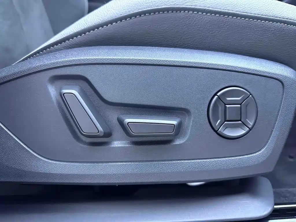Audi Q3 2023 — фото 17