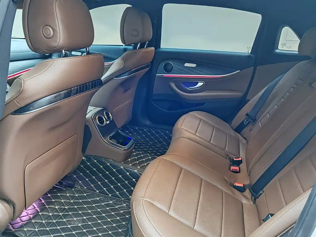 Mercedes-Benz E-Class 2023 — фото 14