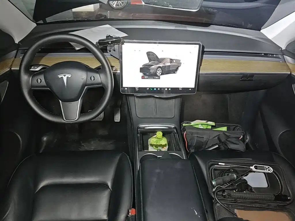 Tesla Model Y 2022 — фото 10