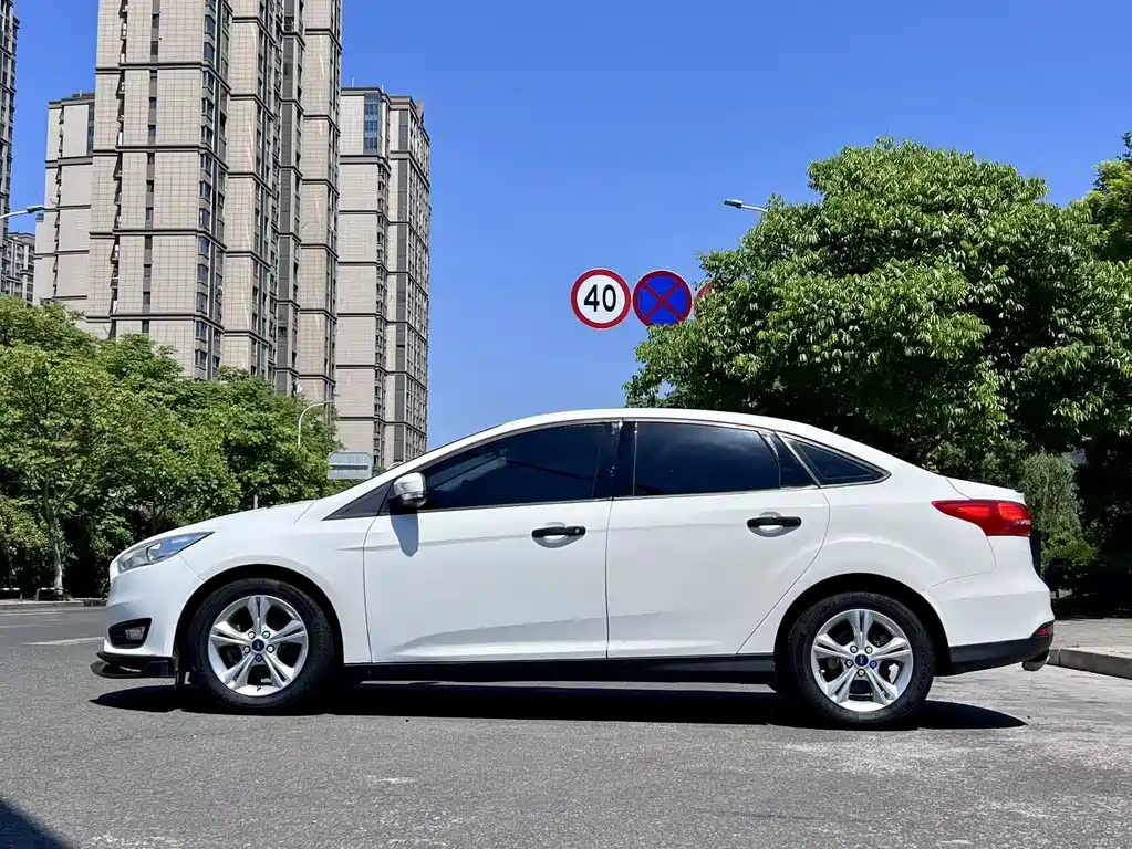 Ford Focus 2017 — фото 5