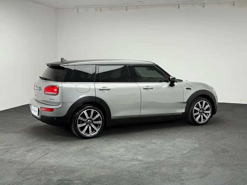 MINI Clubman 2023 — фото 12