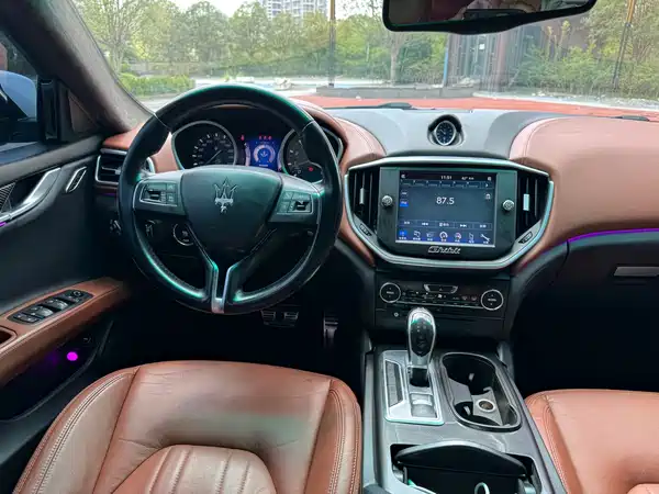 Maserati Ghibli 2015