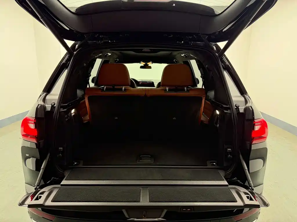BMW X7 2020 — фото 36