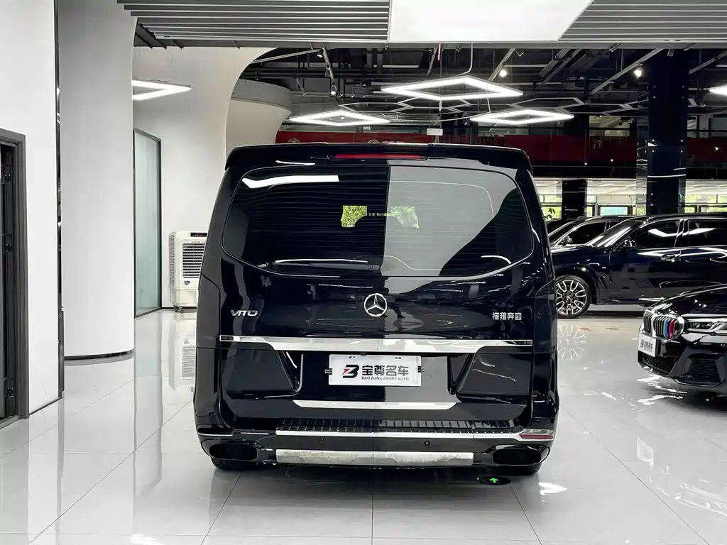Mercedes-Benz Vito 2023 — фото 11