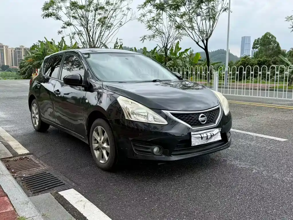Nissan Tiida 2014