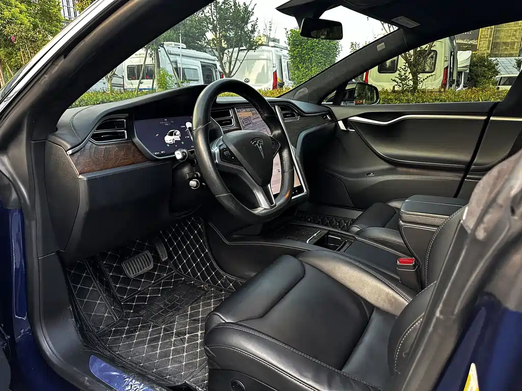 Tesla Model S 2018 — фото 9