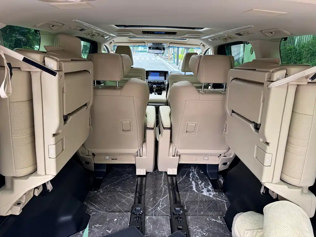 Toyota Vellfire 2023 — фото 9