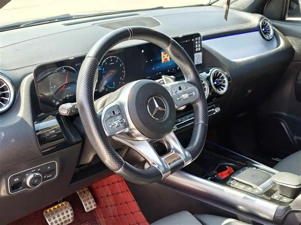 Mercedes-Benz GLA AMG 2022 — фото 5