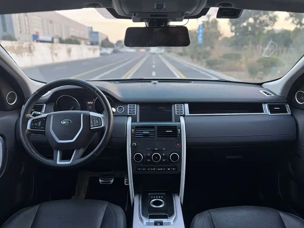 Land Rover Discovery Sport 2016 — фото 13