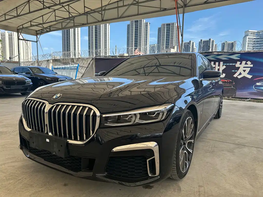 BMW 7 Series 2020 — фото 1
