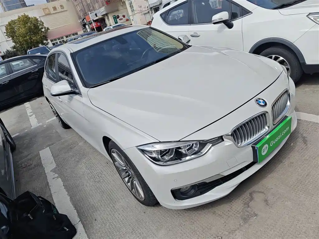 BMW 3 Series 2018 — фото 22
