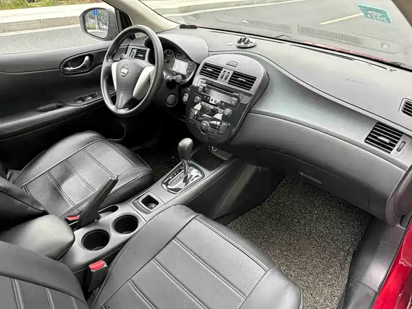 Nissan Tiida 2014