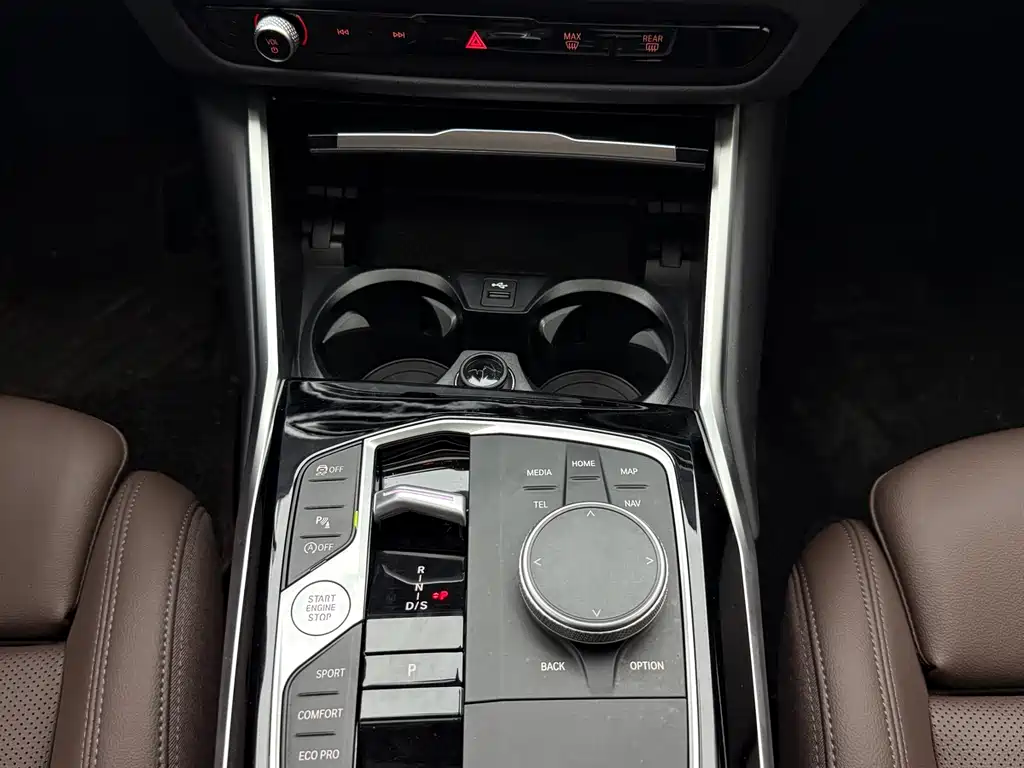 BMW 3 Series 2023 — фото 11