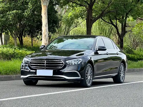 Mercedes-Benz E-Class 2022