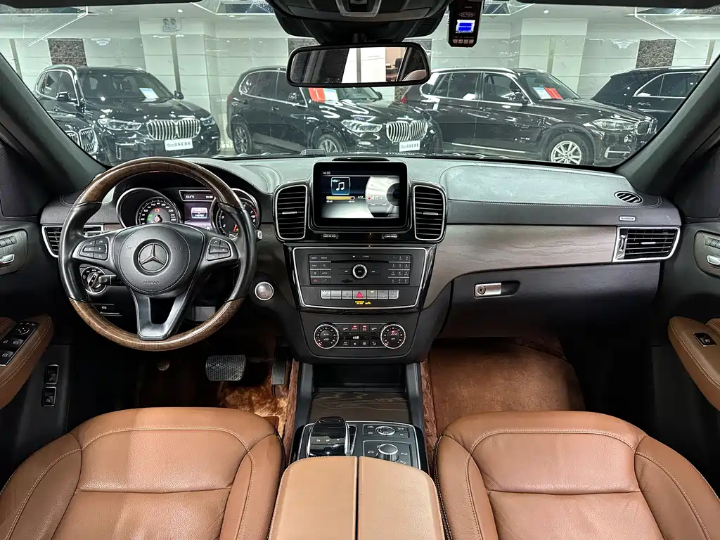 Mercedes-Benz GLS 2016 — фото 15
