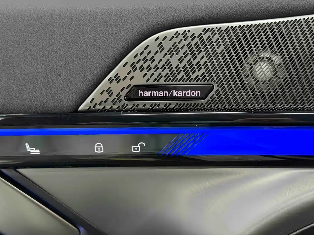 BMW 5 Series 2026 — фото 13