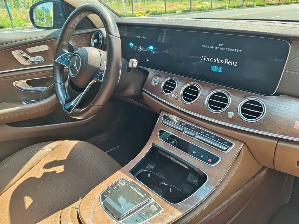 Mercedes-Benz E-Class 2023 — фото 25