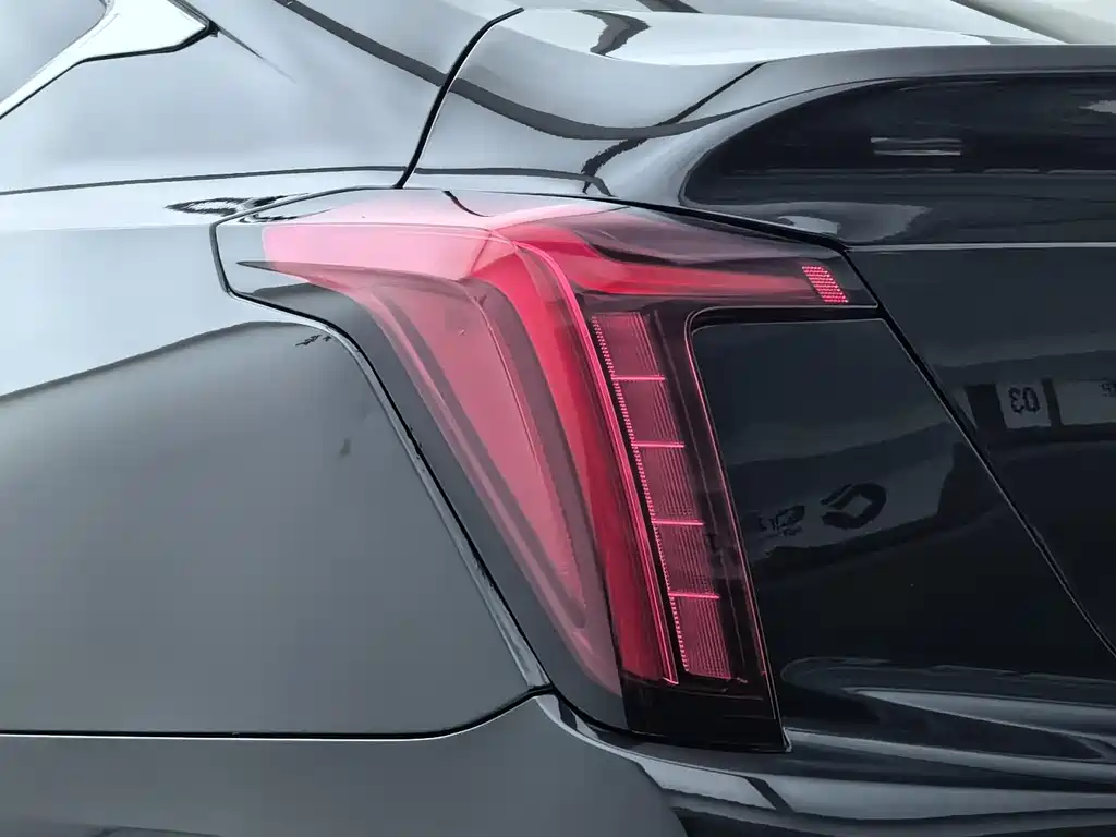 Cadillac CT5 2021 — фото 30