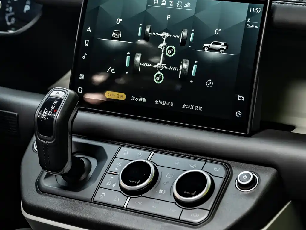 Land Rover Defender 2022 — фото 9