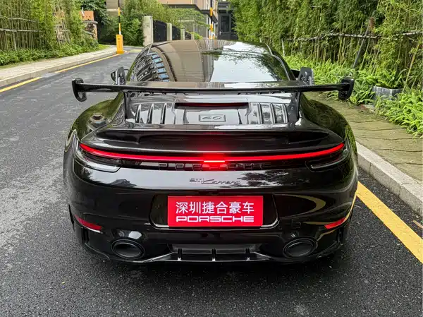 Porsche 911 2023