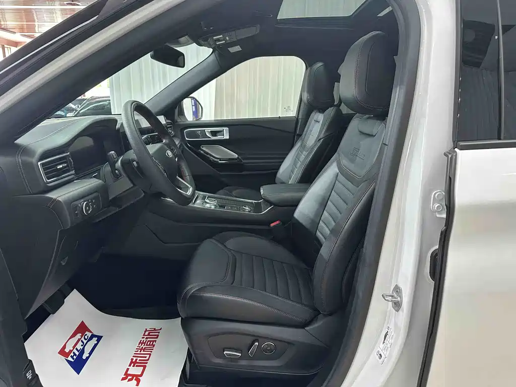 Ford Explorer 2024 — фото 13