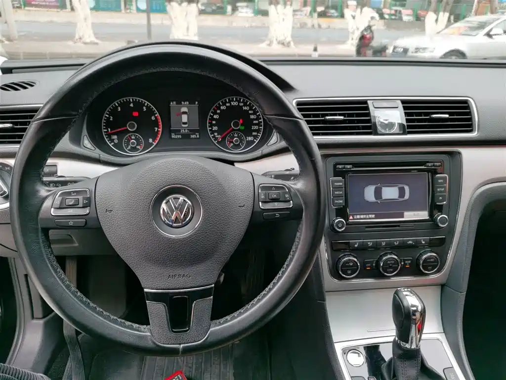 Volkswagen Passat 2015 — фото 10