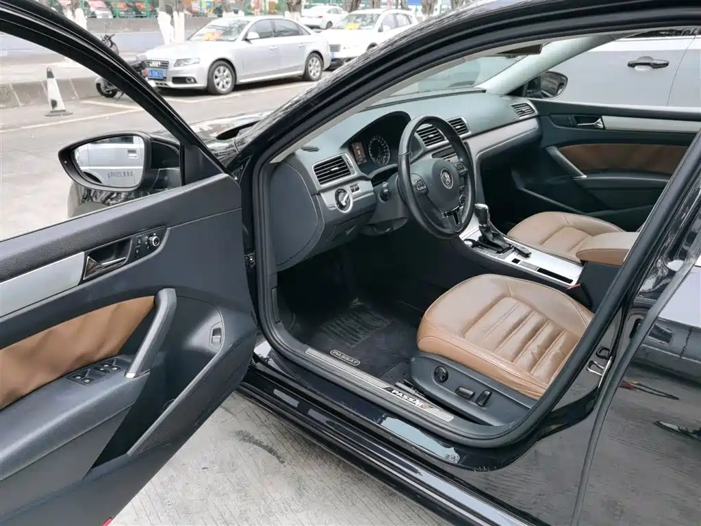 Volkswagen Passat 2015 — фото 16