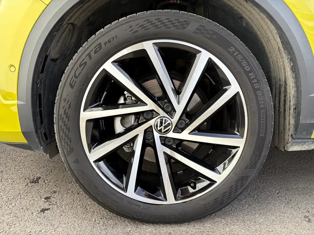 Volkswagen T-Roc 2023 — фото 13